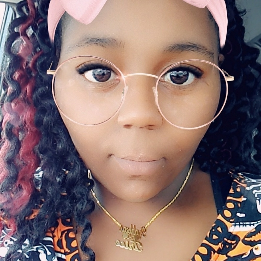 Meet your Posher, Latrice